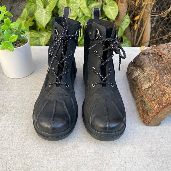 UGG Hapsburg Duck WINTER BLACK BOOTS WOMENS  SIZE 7.5 gently used - Picture 4 of 16